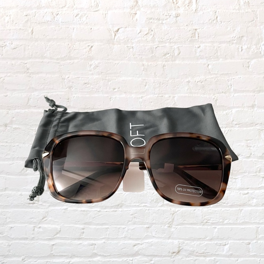💕 🆕 Loft tortoise framed and gold arm sunglasses with grey soft case